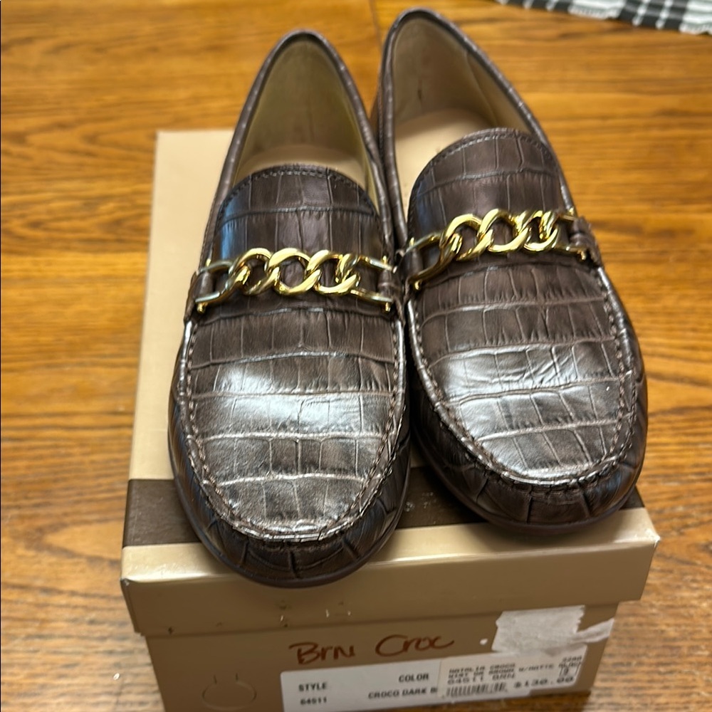 Gold Chain Brown Flats with Crocodile Pattern - Picture 1 of 7